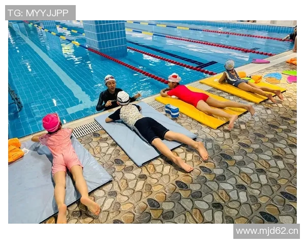 游泳教学全攻略 从基础动作到提高技巧的全面指导